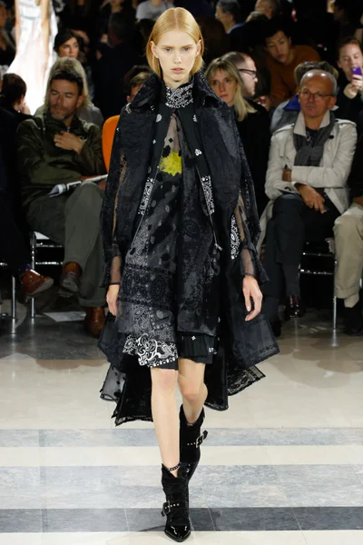 Look 14